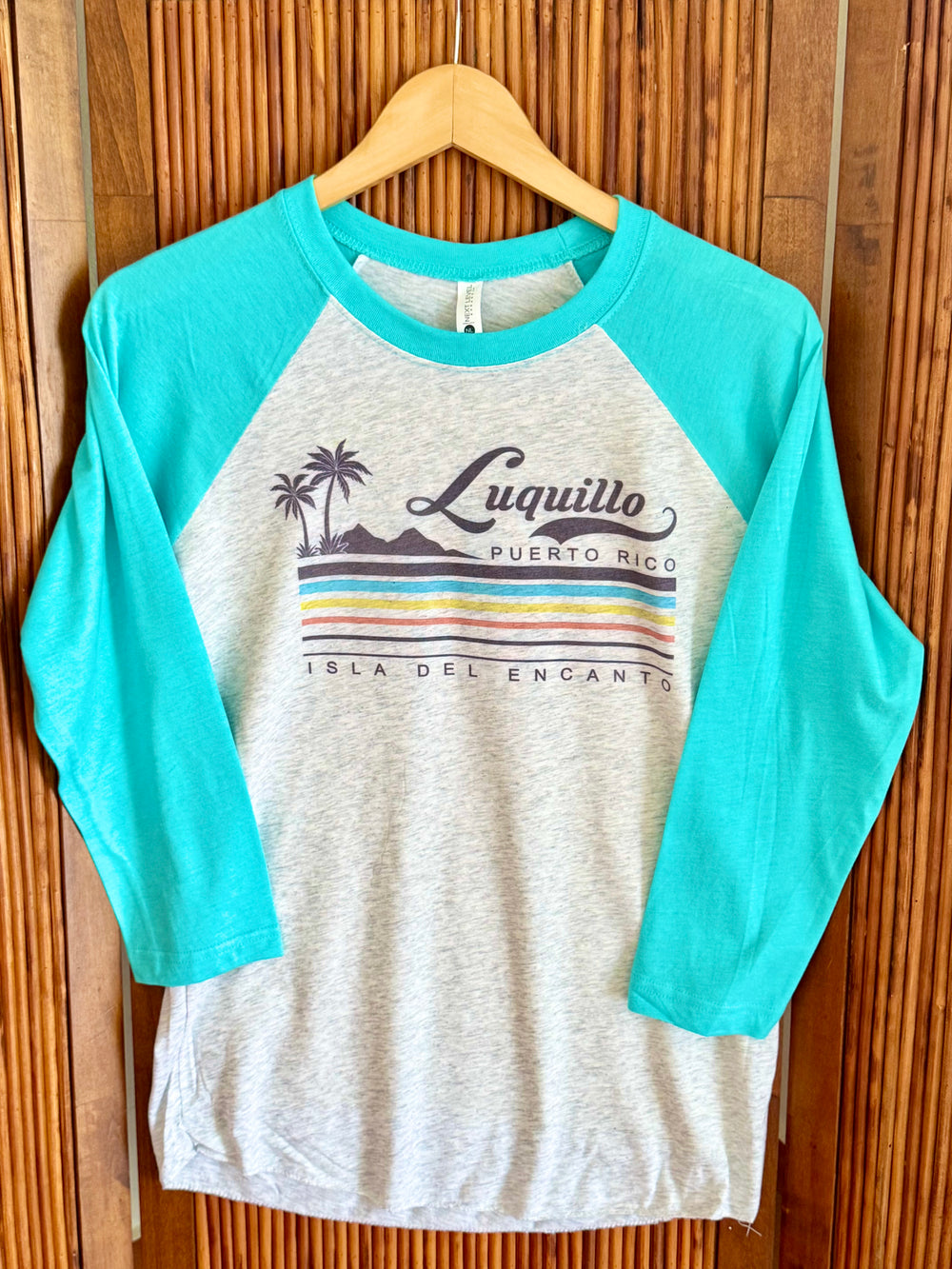 Isla Del Encanto Raglan